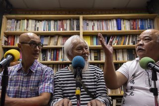 Tsang Kin.shing, 67 ans, (à droite) a souligné vendredi qu'il était devenu de plus en plus difficile de travailler en raison de l'emprise accrue de Pékin.